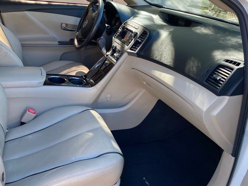 Used 2010 Toyota Venza image 9