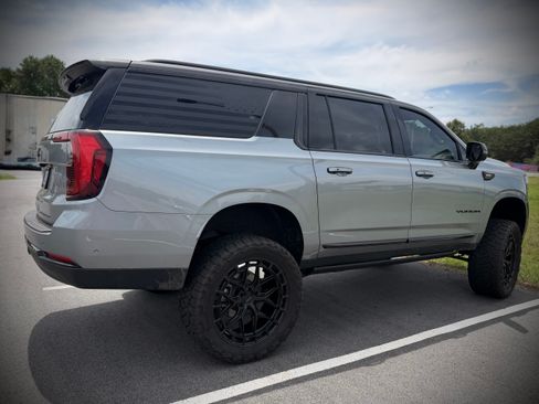 Used 2025 GMC Yukon XL Elevation w/ LPO, Floor Liner Package AWD/4WD image 4