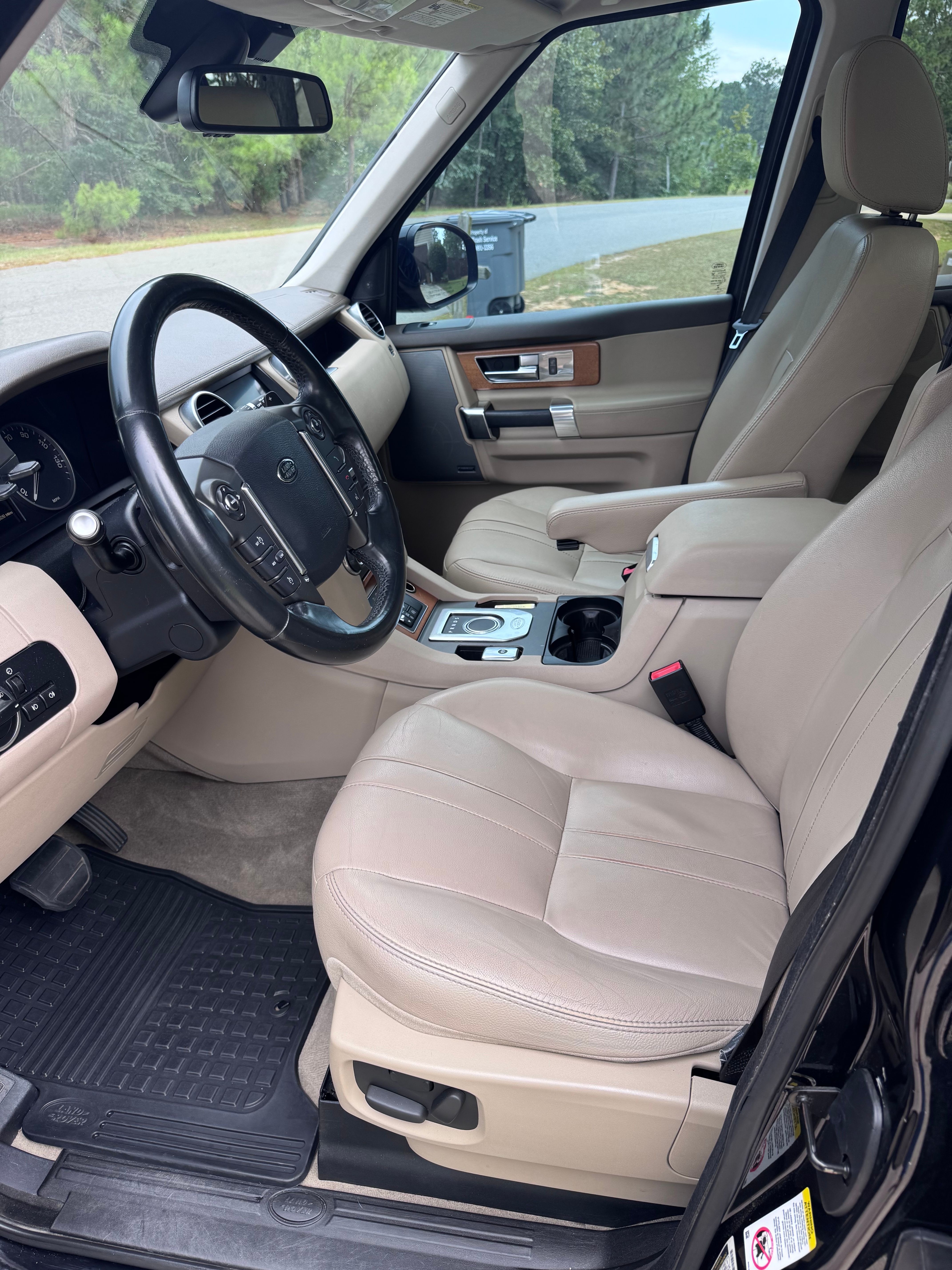 Used 2015 Land Rover LR4 HSE AWD/4WD image 12