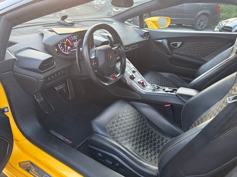 Used 2017 Lamborghini Huracan LP 580-2 RWD image 16