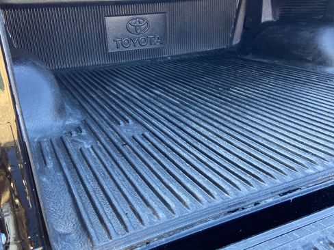 Used 2017 Toyota Tundra SR5 image 10