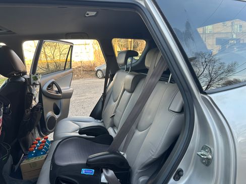 Used 2009 Toyota RAV4 Limited image 9