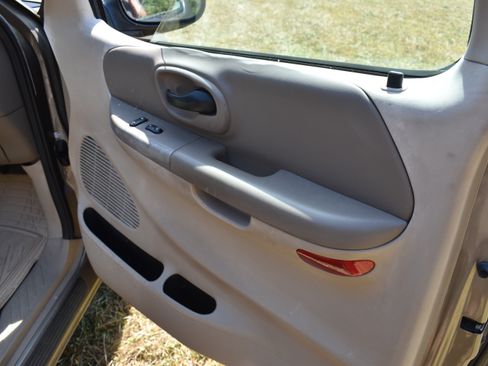Used 2003 Ford F150 XLT RWD image 15