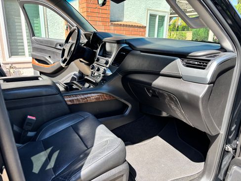 Used 2018 Chevrolet Tahoe Premier w/ RST 6.2L Performance Edition RWD image 17