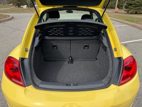 Used 2012 Volkswagen Beetle 2.5 image 16