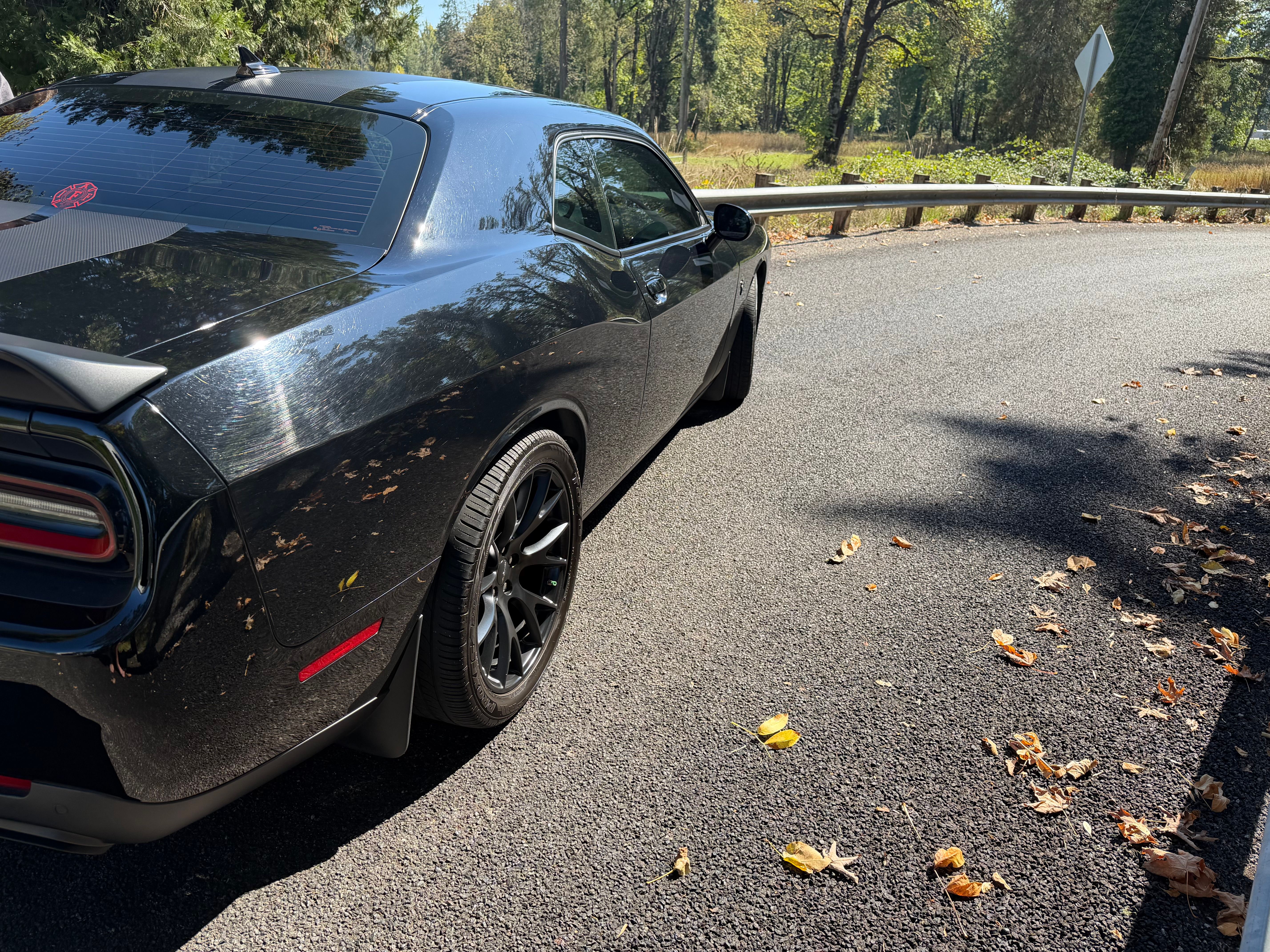 Used 2016 Dodge Challenger SRT Hellcat RWD image 5
