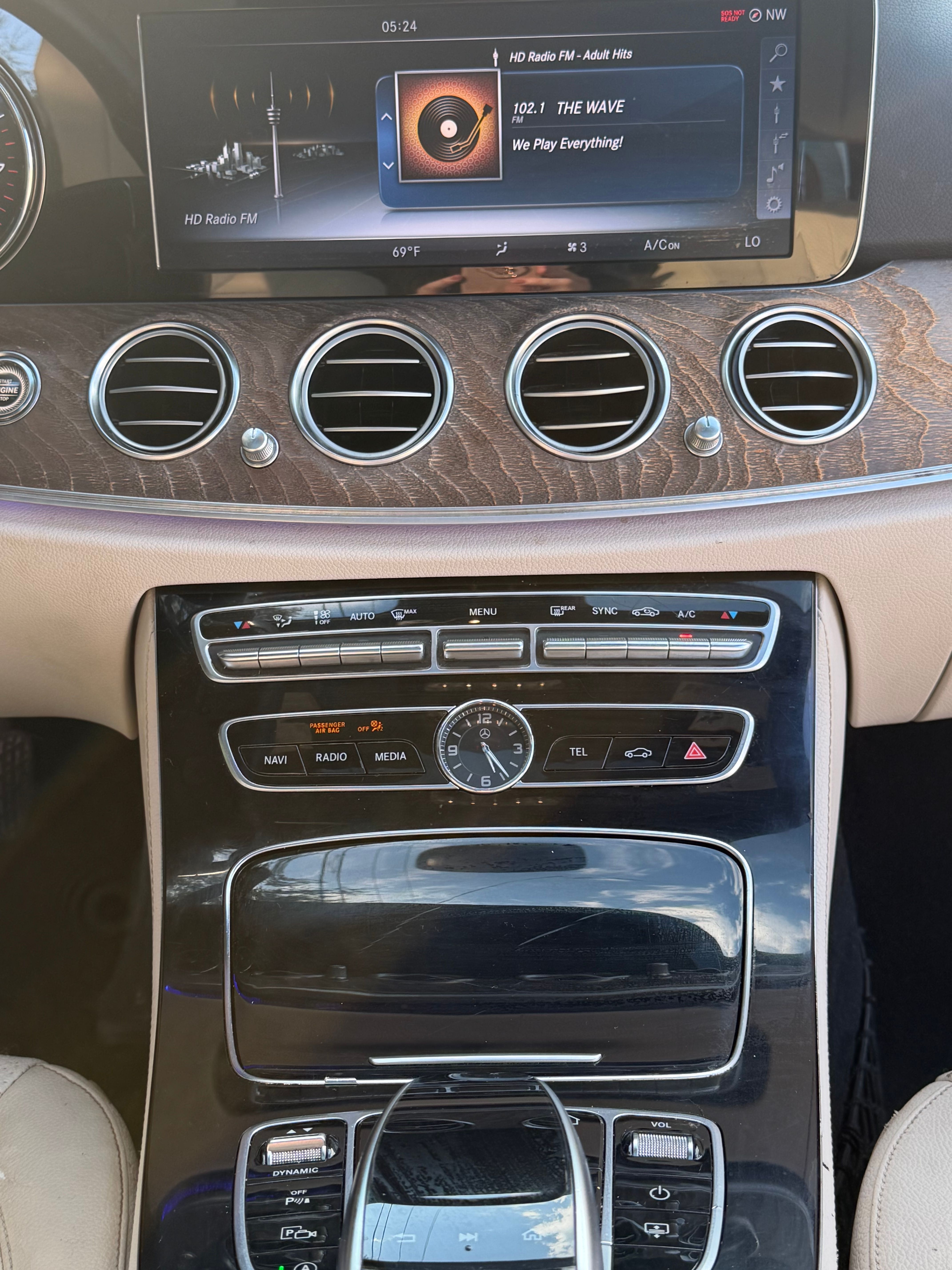 Used 2017 Mercedes-Benz E 300 image 8