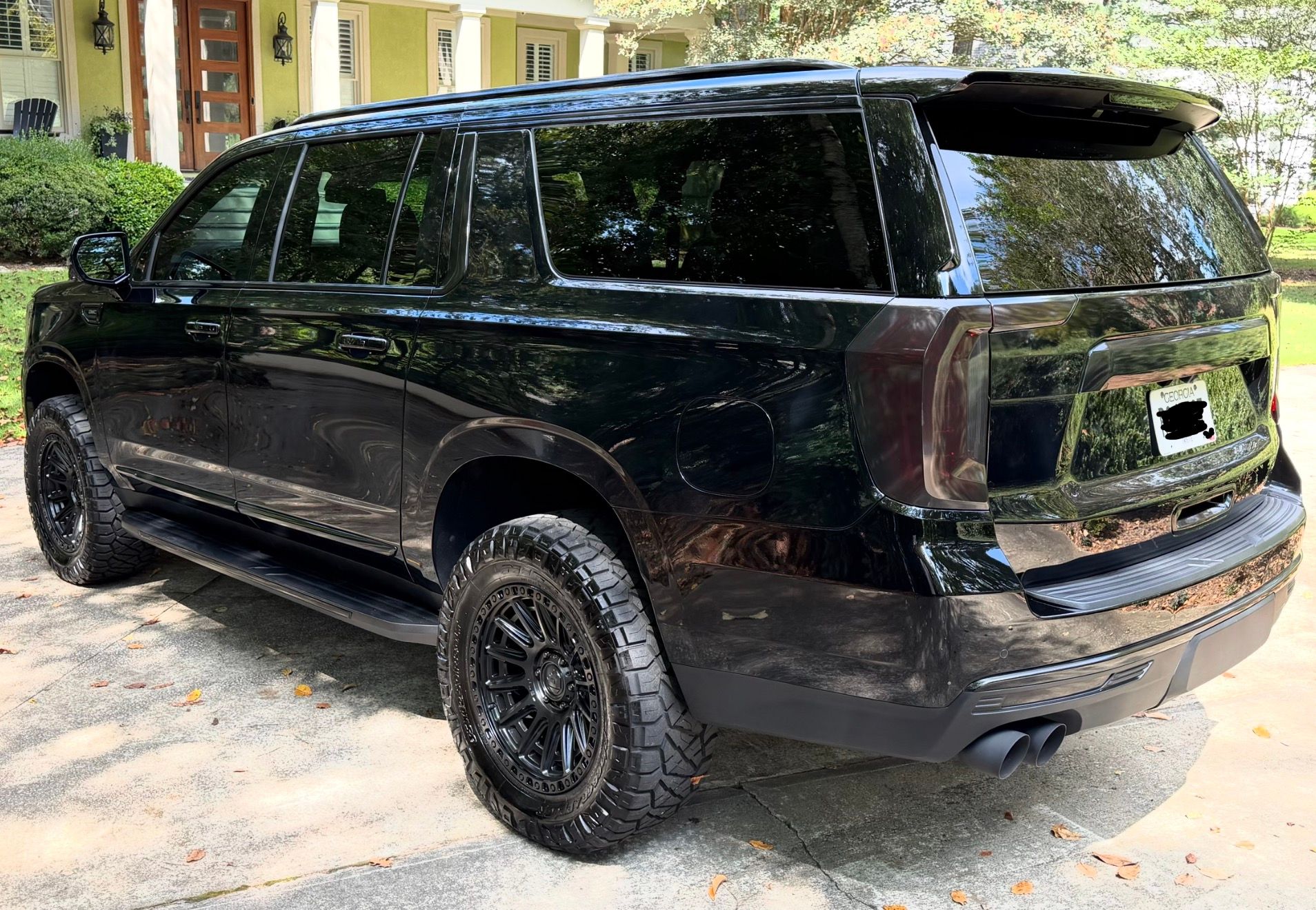 Used 2023 GMC Yukon XL Denali AWD/4WD image 10