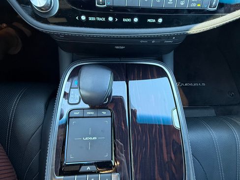 Used 2022 Lexus LS 500 w/ Interior Upgrade Package image 16