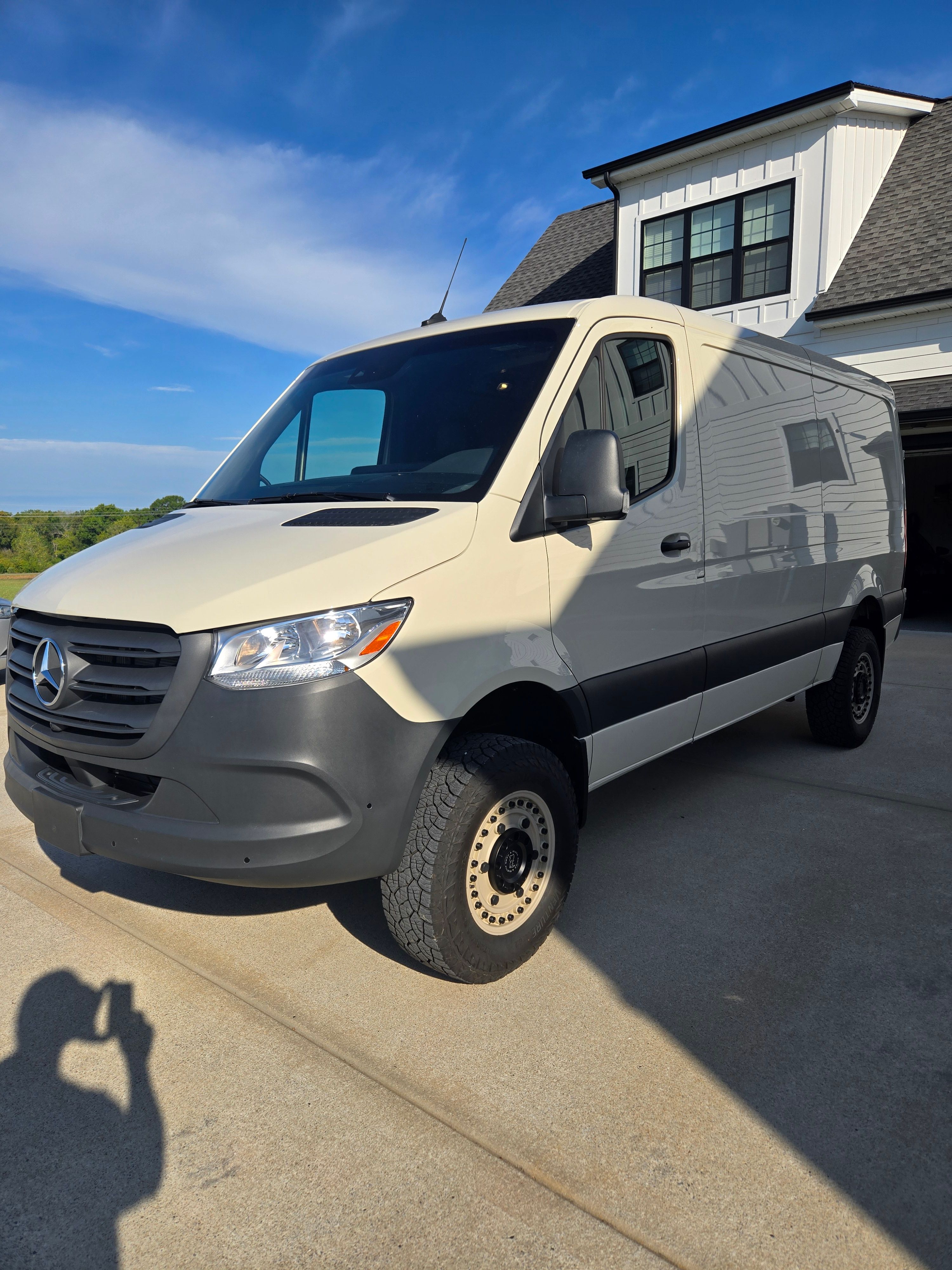 Used 2022 Mercedes-Benz Sprinter 2500 image 2