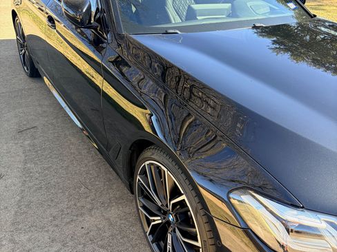 Used 2022 BMW 530i w/ M Sport Package image 2