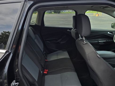 Used 2018 Ford Escape SE w/ SE Sync 3 Package FWD image 12