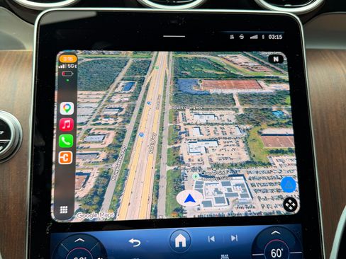 Used 2024 Mercedes-Benz GLC 300 4MATIC image 9