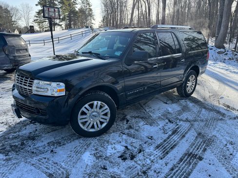 Used 2011 Lincoln Navigator L Sport Utility 4D image 1