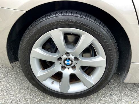 Used 2011 BMW 550i Sedan image 16