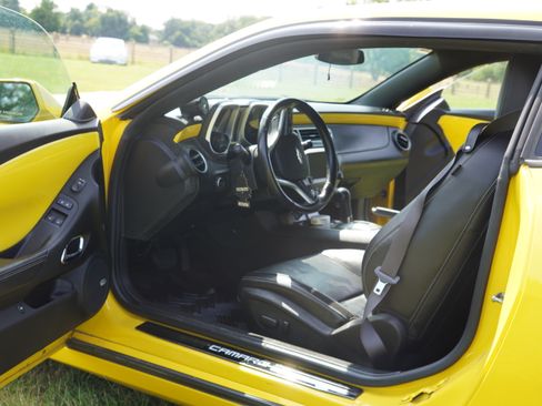 Used 2013 Chevrolet Camaro SS RWD image 13