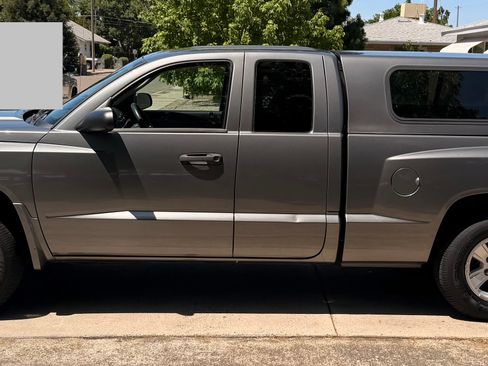 Used 2008 Dodge Dakota SXT RWD image 1