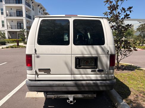 Used 2011 Ford E-350 and Econoline 350 Super Duty image 4