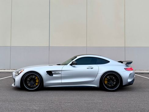 Used 2018 Mercedes-Benz AMG GT R image 1