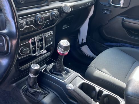 Used 2020 Jeep Wrangler Unlimited Sport AWD/4WD image 10