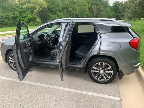 Used 2019 GMC Terrain Denali w/ GMC Pro Grade Package AWD/4WD image 15