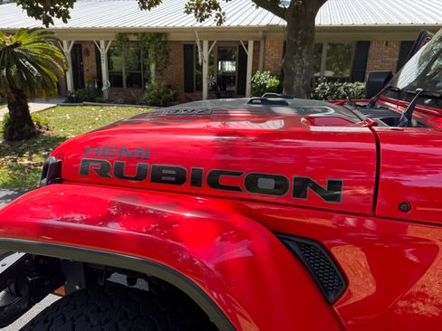 Used 2021 Jeep Wrangler Unlimited Rubicon w/ Trailer Tow Package image 12