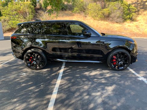 Used 2023 Land Rover Range Rover Sport First Edition image 1