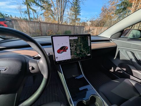 Used 2018 Tesla Model 3 Long Range image 18