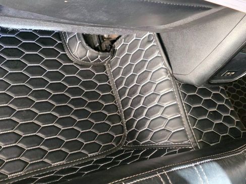 Used 2016 Chrysler 300 S image 6