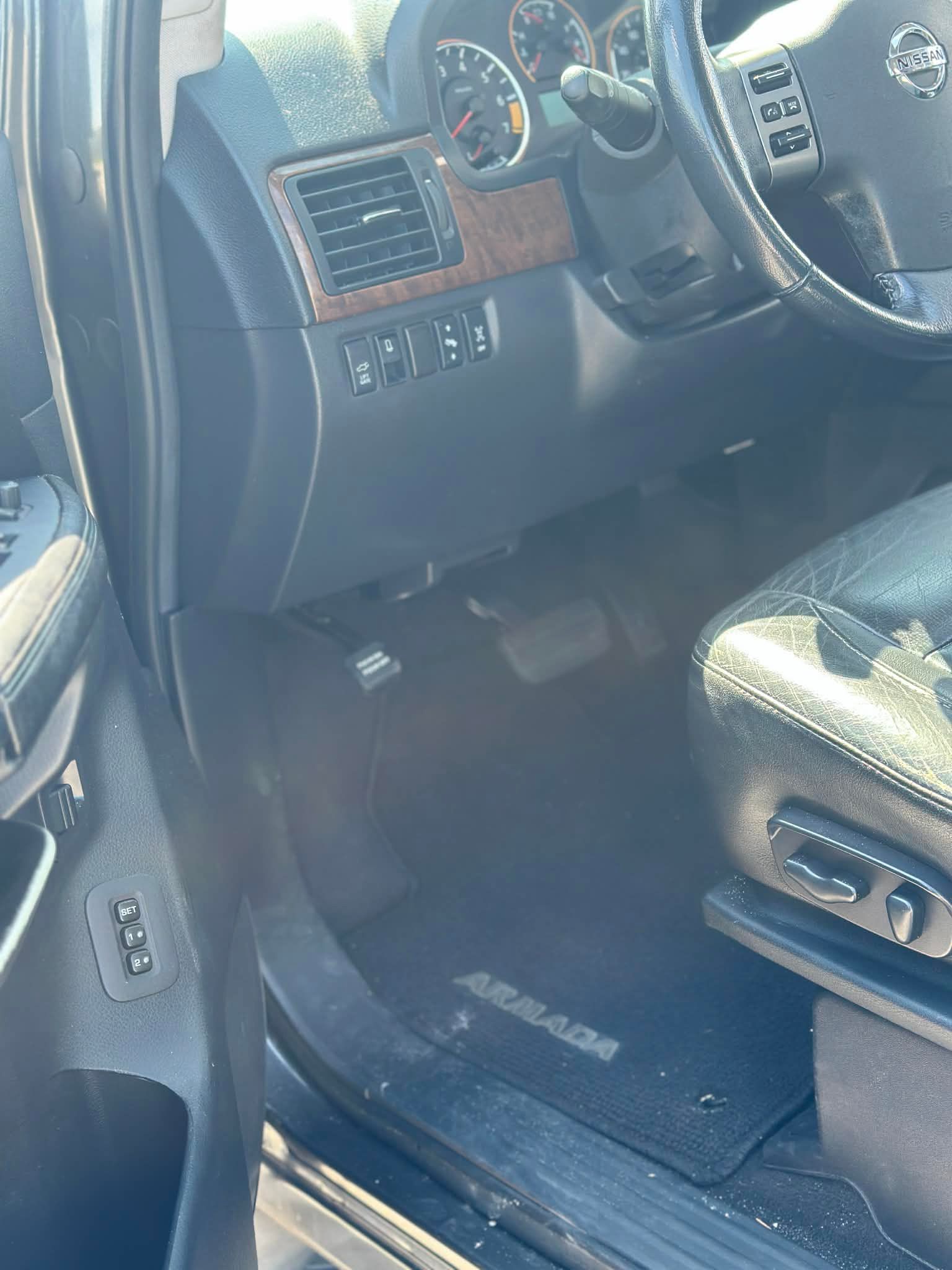 Used 2010 Nissan Armada Platinum w/ Captain Seat Pkg RWD image 15
