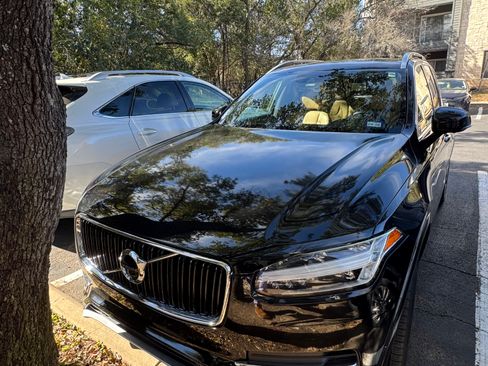 Used 2017 Volvo XC90 T6 Momentum w/ Vision Package image 1