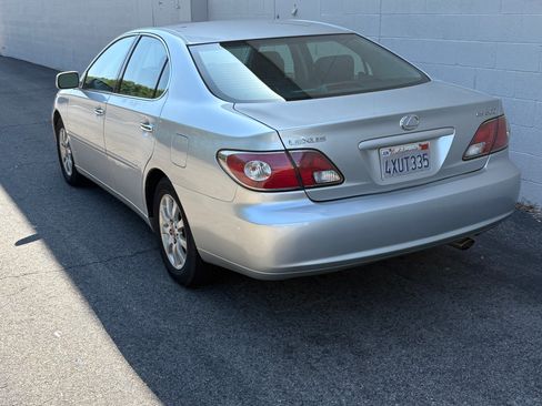 Used 2002 Lexus ES 330 FWD image 6