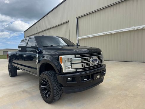 Used 2017 Ford F350 Platinum AWD/4WD image 4