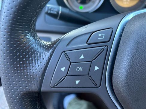 Used 2012 Mercedes-Benz C 250 Sedan w/ Comand Single Disc Pkg image 19