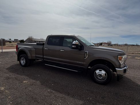 Used 2020 Ford F350 XLT w/ XLT Premium Package image 6