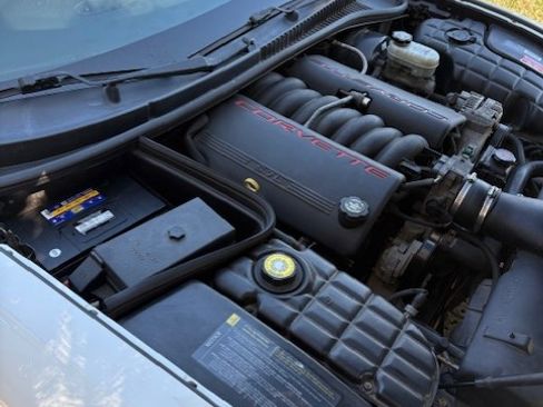Used 2000 Chevrolet Corvette Convertible w/ Memory Pkg RWD image 9
