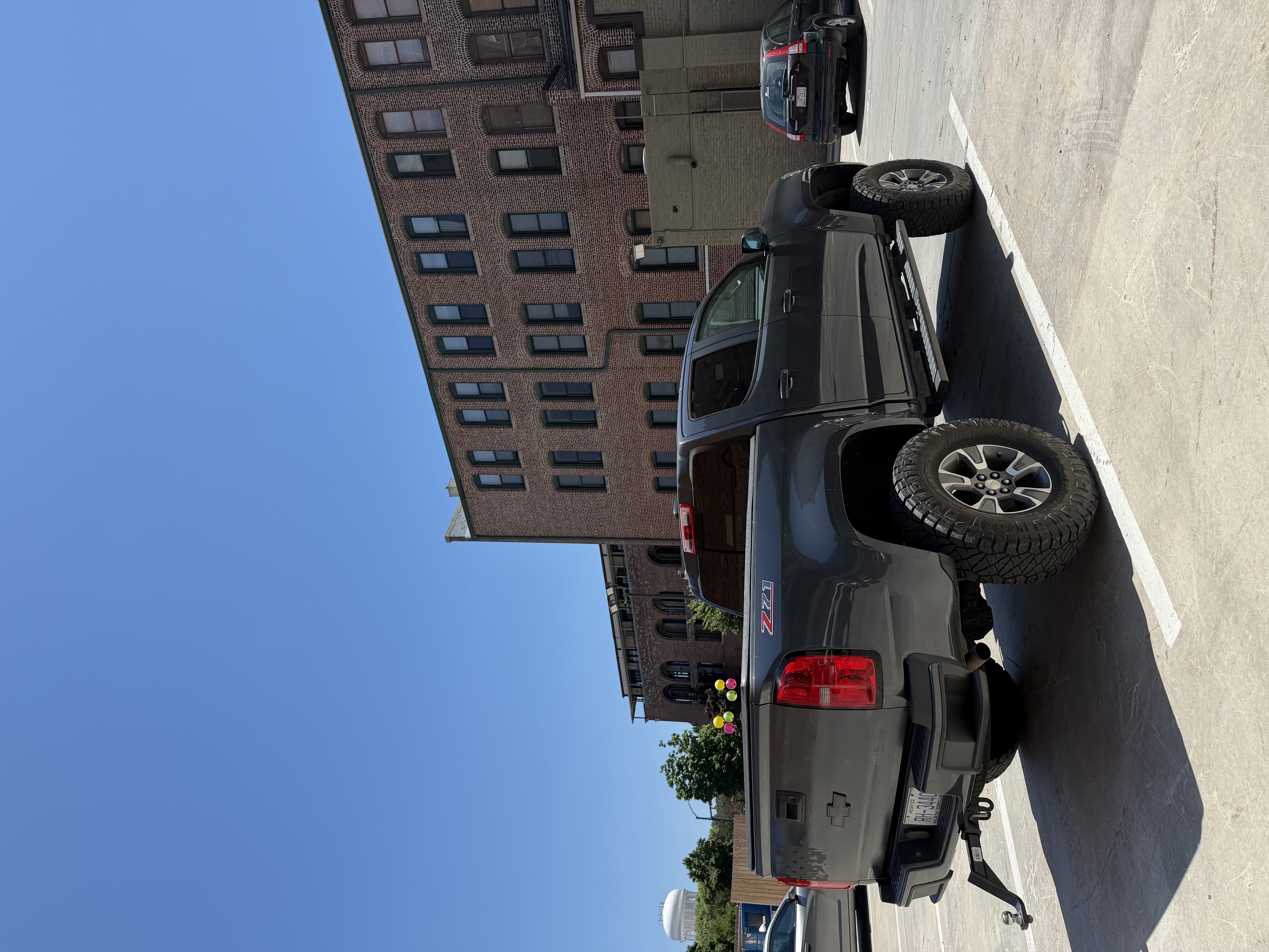 Used 2016 Chevrolet Colorado Z71 RWD image 1
