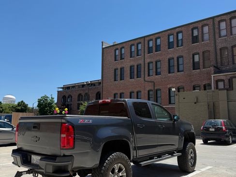 Used 2016 Chevrolet Colorado Z71 RWD image 1