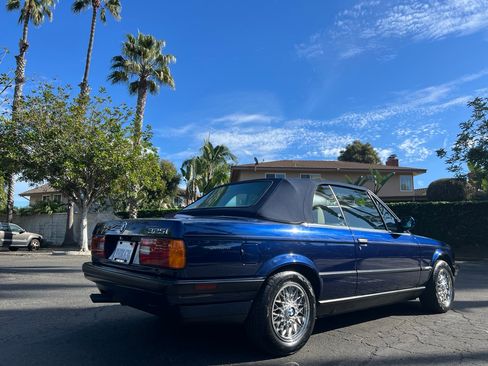 Used 1992 BMW 325i Convertible image 5