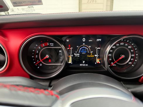 Used 2021 Jeep Gladiator Rubicon image 10