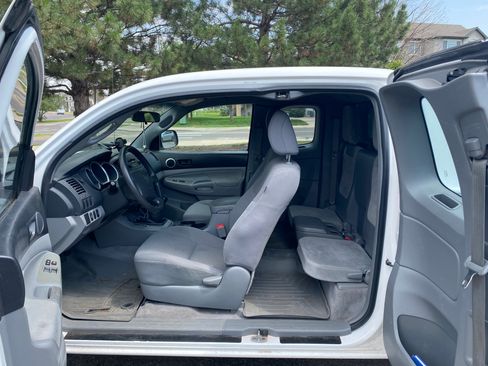 Used 2010 Toyota Tacoma PreRunner RWD image 6
