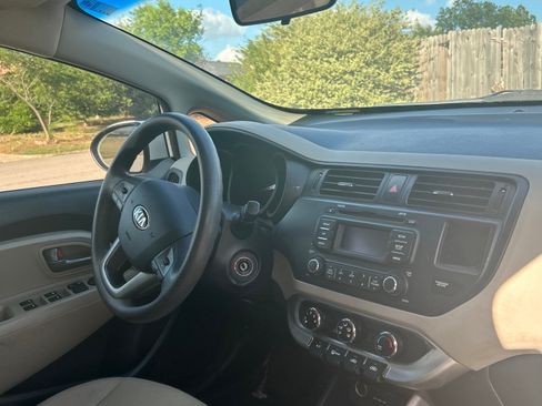 Used 2013 Kia Rio LX w/ PWR Pkg FWD image 11