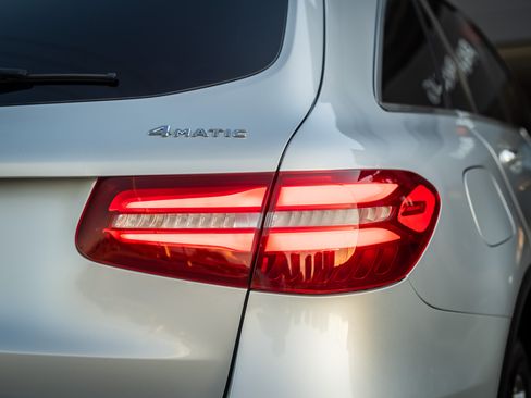 Used 2017 Mercedes-Benz GLC 300 4MATIC image 21