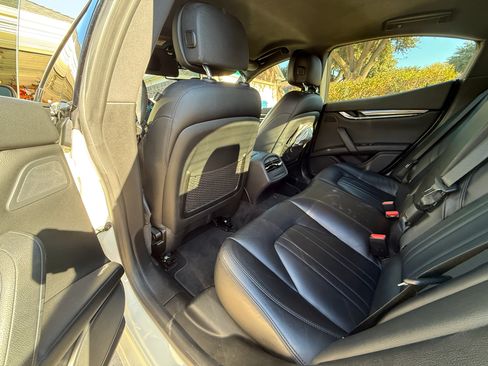 Used 2015 Maserati Ghibli image 11