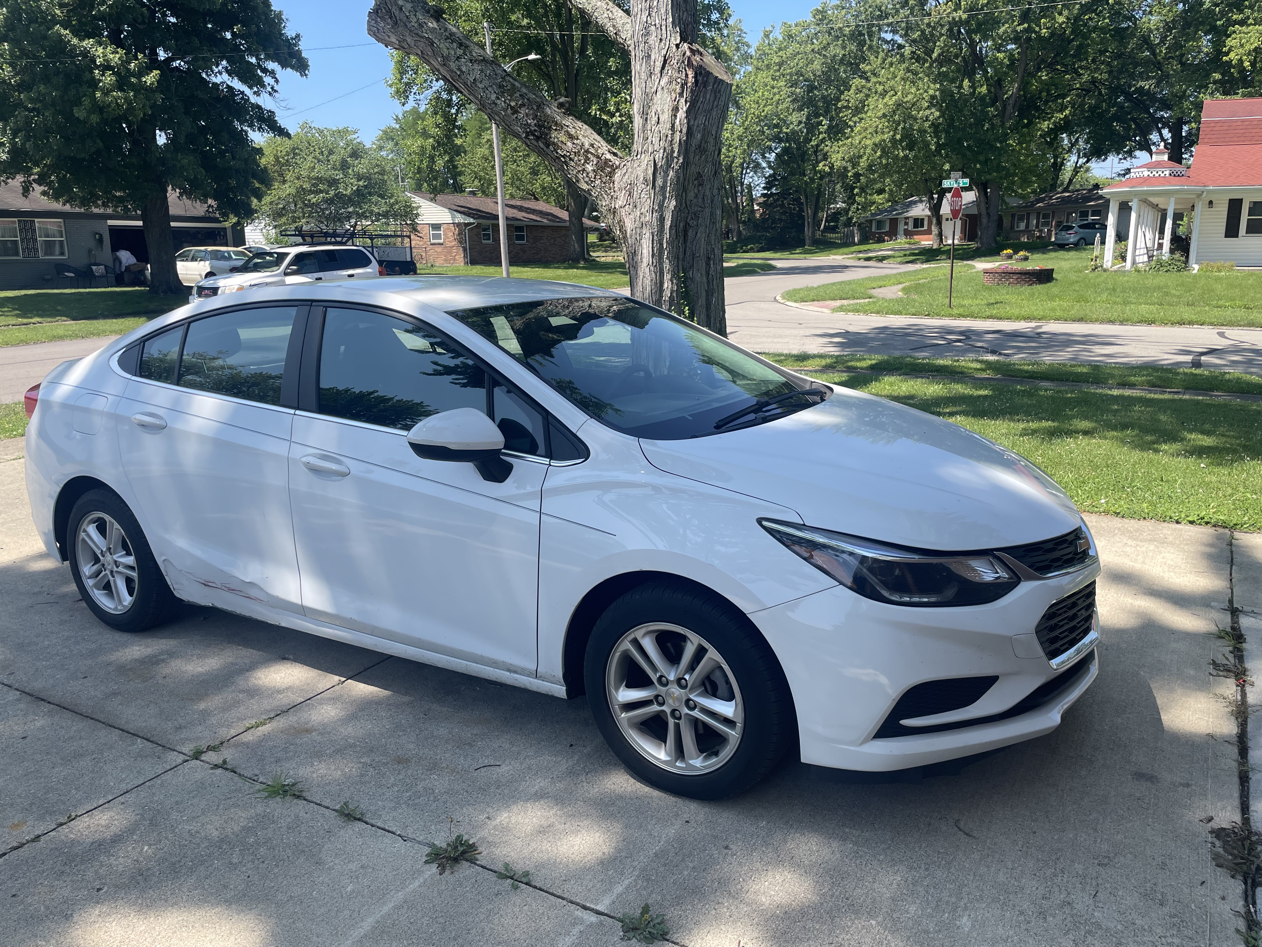 Used 2016 Chevrolet Cruze LT w/ Convenience Package FWD image 4