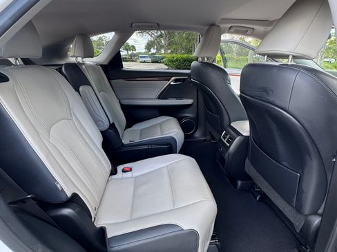 Used 2019 Lexus RX 450hL Premium w/ Premium Package image 10