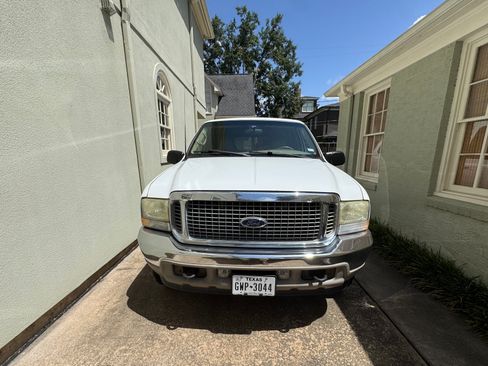 Used 2002 Ford Excursion Limited AWD/4WD image 1