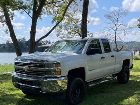 Used 2015 Chevrolet Silverado 2500 W/T w/ WT Convenience Package AWD/4WD image 5