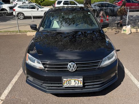 Used 2016 Volkswagen Jetta Sport image 2