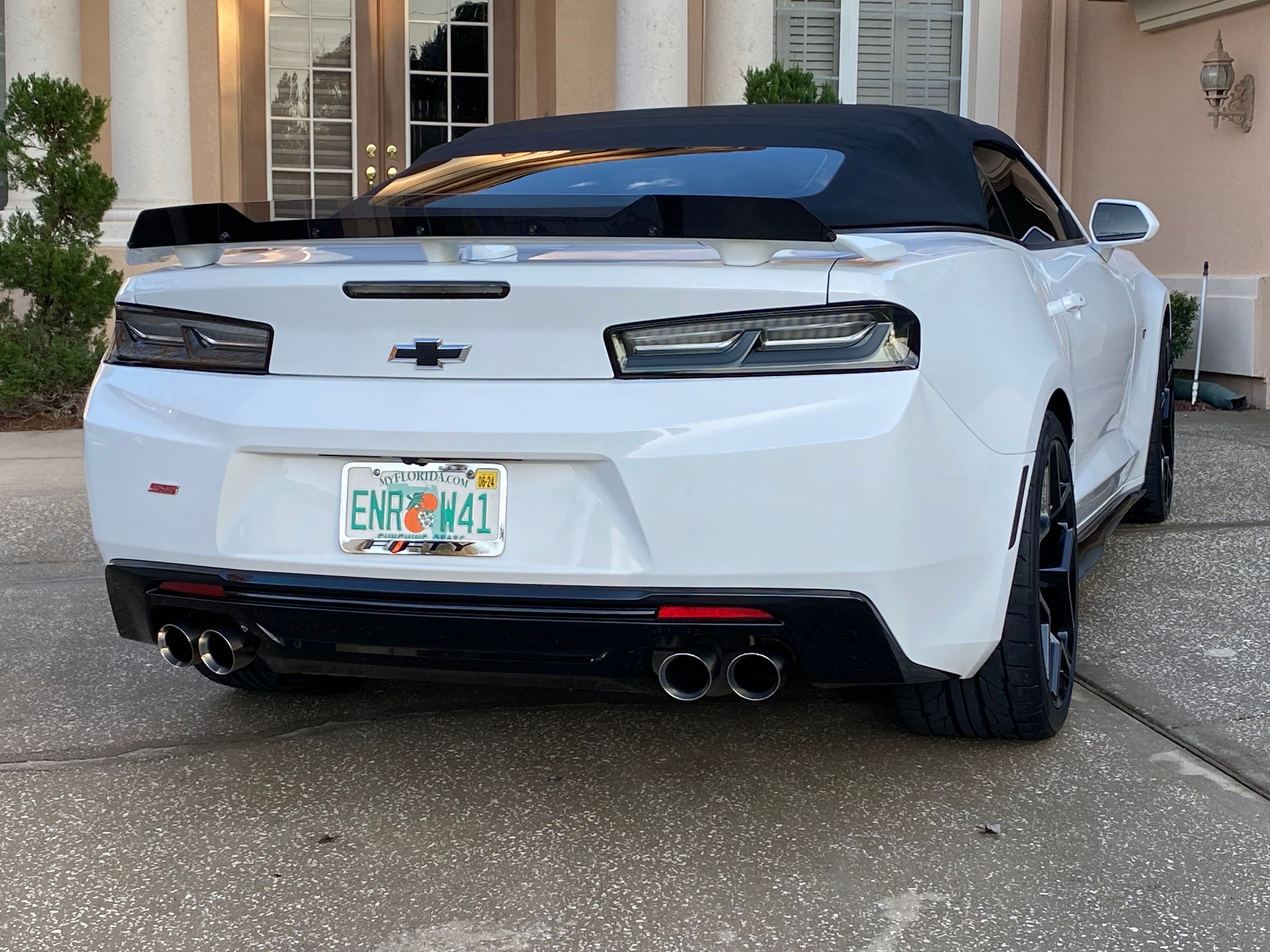 Used 2017 Chevrolet Camaro SS RWD image 2